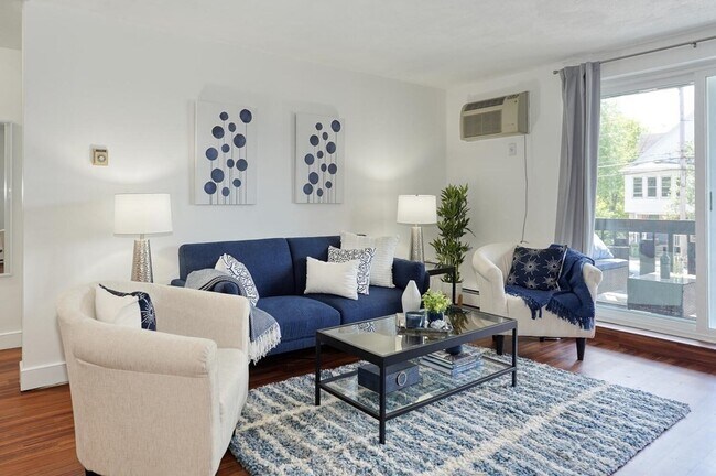 Área de la sala de estar - 99 Pleasant St