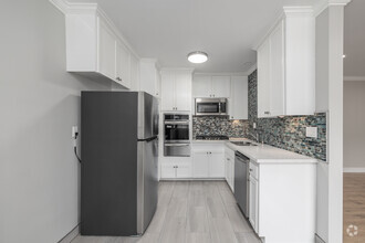 Interior Photo - About 4315 Don Tomaso Dr