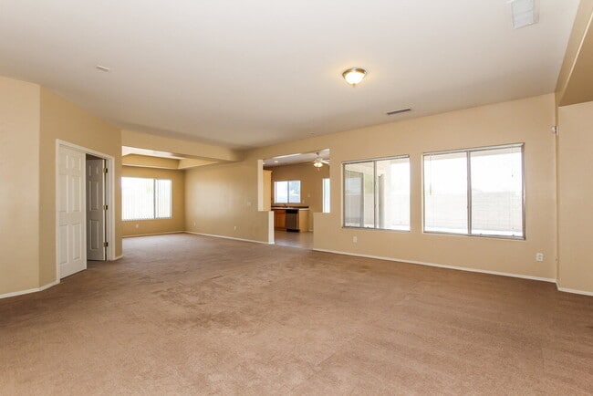 Building Photo - 5245 W Bowker St