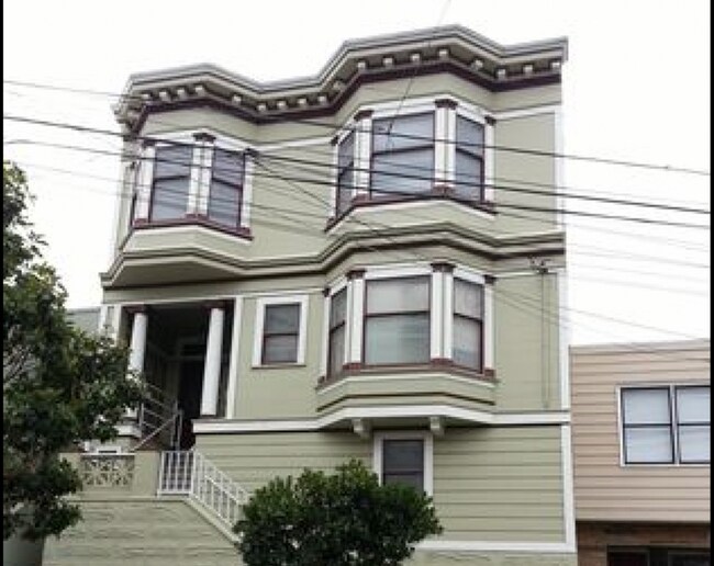 Building Photo - 10 Mirabel Ave