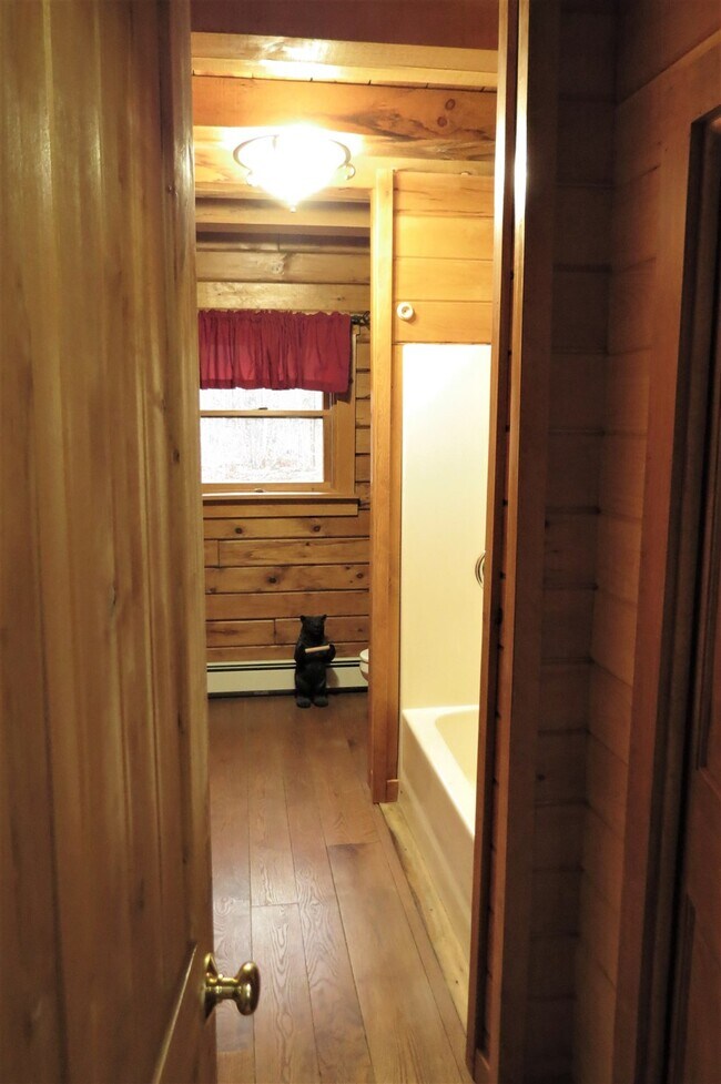 533 Stewart Rd S, Mount Holly, VT 05758 House Rental in Mount Holly