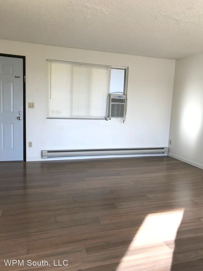 427 SW 154th St, Burien, WA 98166 Room for Rent in Burien, WA