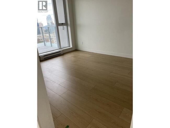 Photo du bâtiment - 6588 Nelson Ave