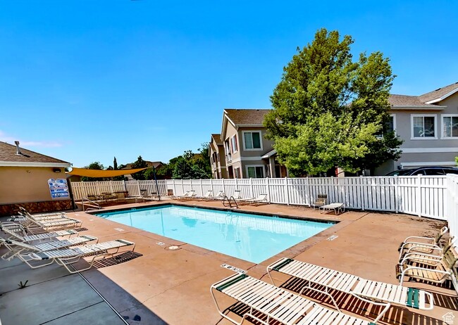 Building Photo - 1043 Canyon Meadow Dr