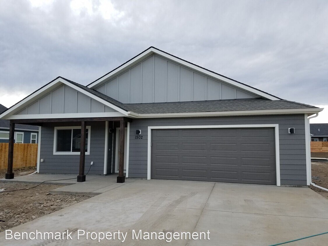 Primary Photo - 3 br, 2 bath House - 1502 Oakwood Dr