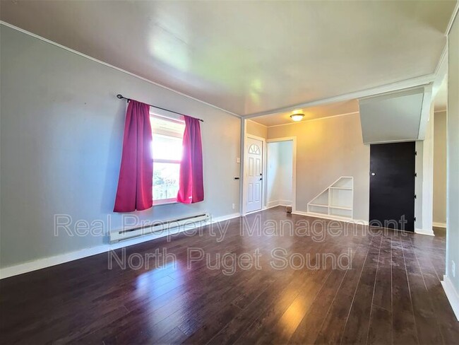 Building Photo - 1112 E Marine View Dr