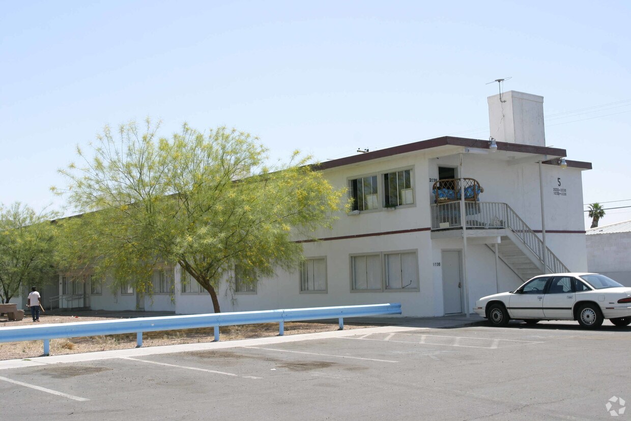 Building Photo - 1001 W McWilliams Ave