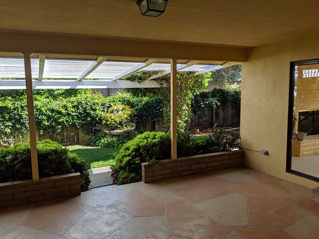 Building Photo - 203 Patricia Ct