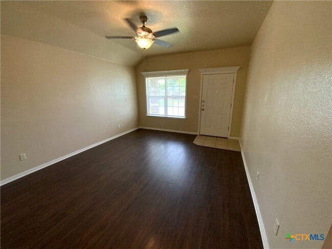 Building Photo - 1001 Leah Dr