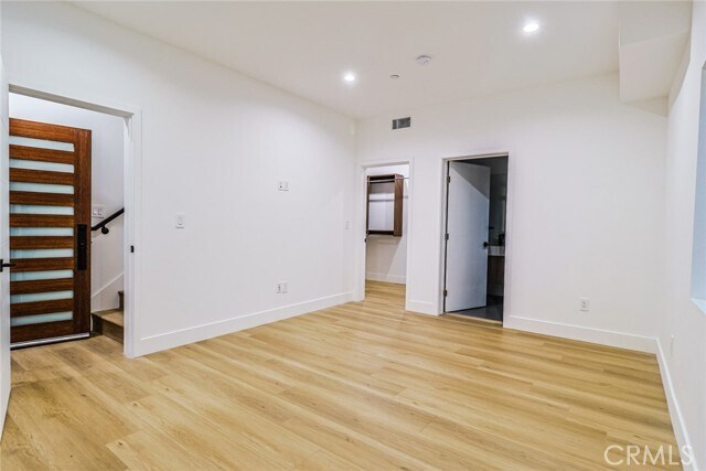 Building Photo - 4836 W 17th St