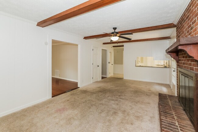 Foto del edificio - 3560 Clubhouse Ln SE