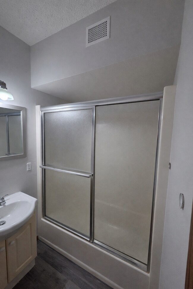 Foto del edificio - 710 Genrich St