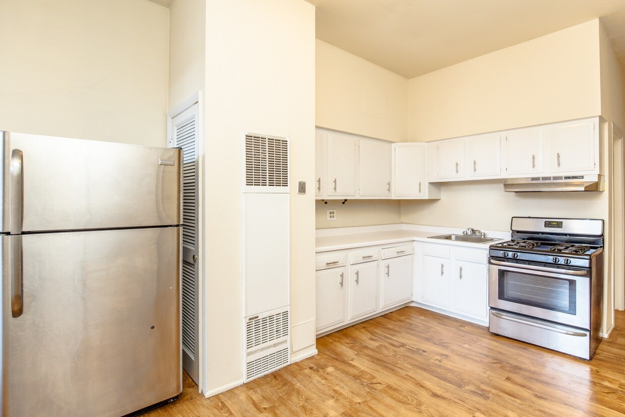 Foto principal - 1825 N Bissell St