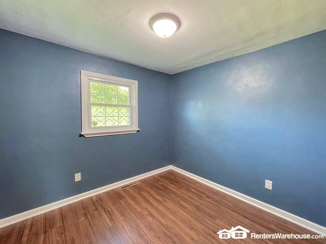 Building Photo - 3308 Hornsea Rd