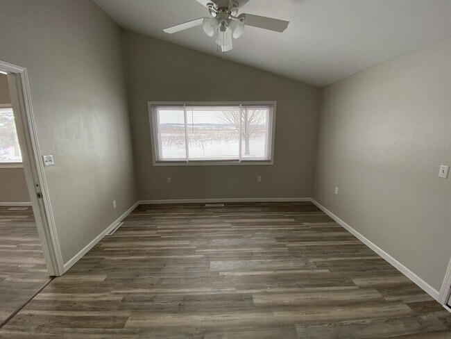 Building Photo - 8946 Bernet Rd