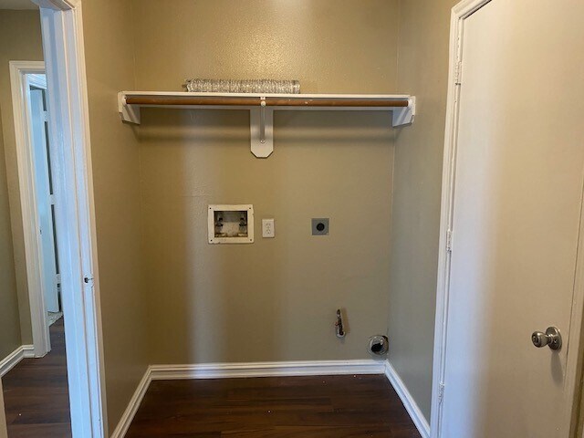 Foto del edificio - 5906 Drenner Park Ln