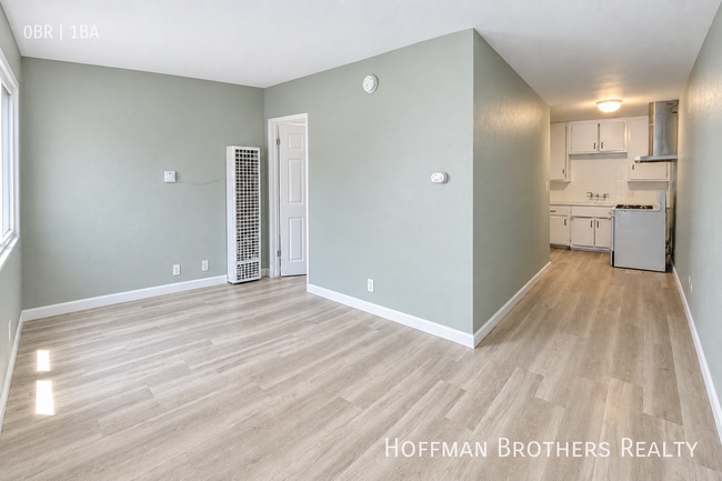 Building Photo - 441 W Santa Cruz St