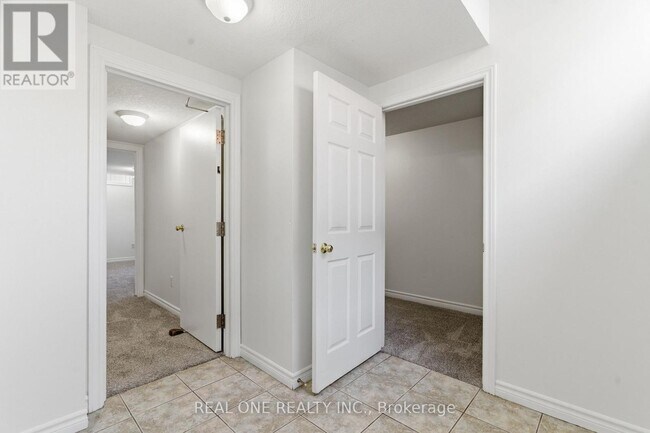 Building Photo - 132 Dawn Ave