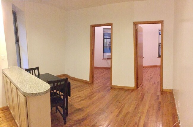 Foto del edificio - 227 E 50th St