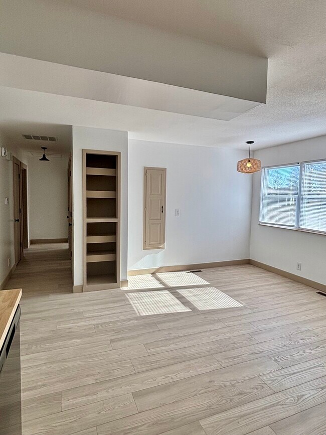 Foto del edificio - 900 E Kirkwood Dr