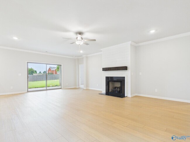 Foto del edificio - 18072 Longleaf Dr