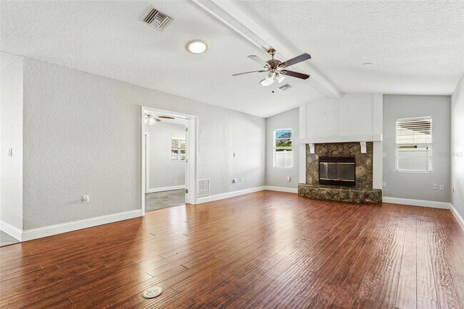 Building Photo - 8005 Pepperidge Ln