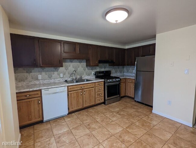 Building Photo - 2 br, 1.5 bath Townhome - 628 Peachview Ln