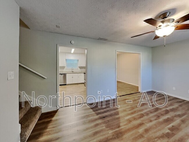 Building Photo - 32 Bay Cove Dr