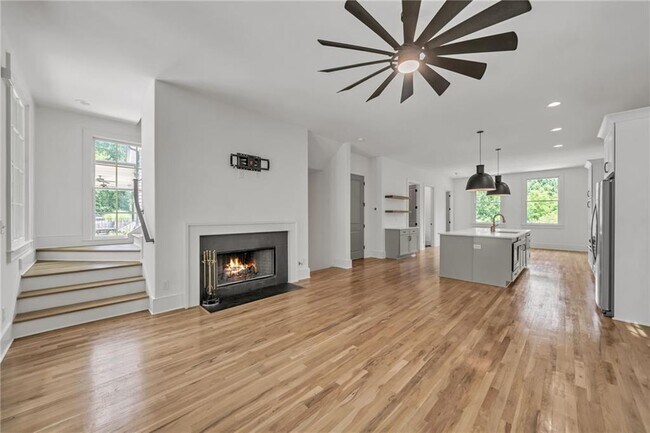 Foto del edificio - 1763 Wenlock St NW