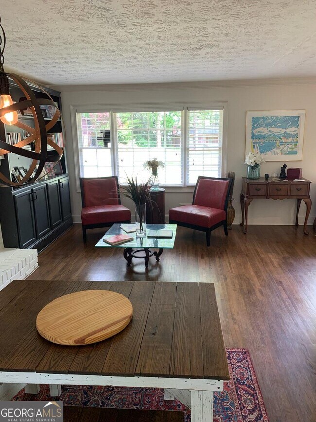 Foto del edificio - 140 Timberland St