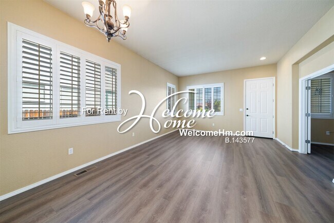 Building Photo - Single Level Home in Double Diamond - Lush...