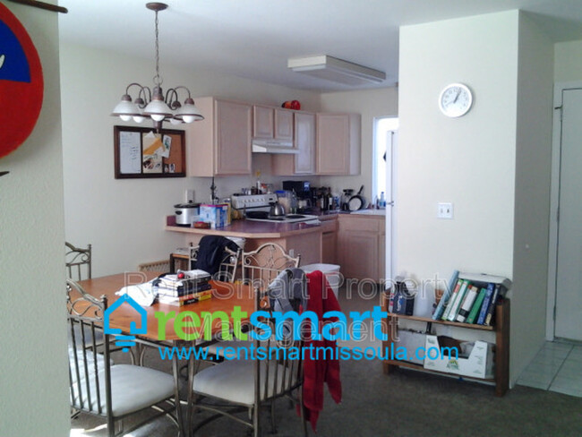 Building Photo - 125 Grandview Way