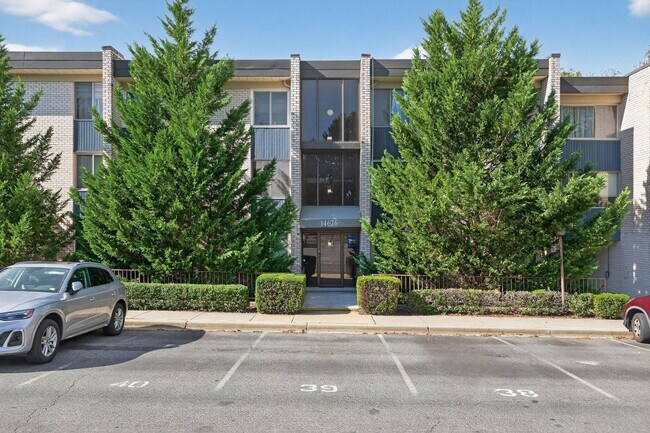 Foto del edificio - 2 bed 1 bath condo for rent in Rockville