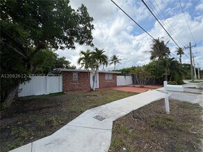 Building Photo - 4265 NW 5th Ave