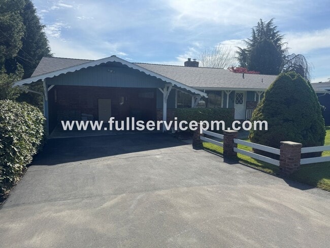 Building Photo - Charming house in downtown Snohomish