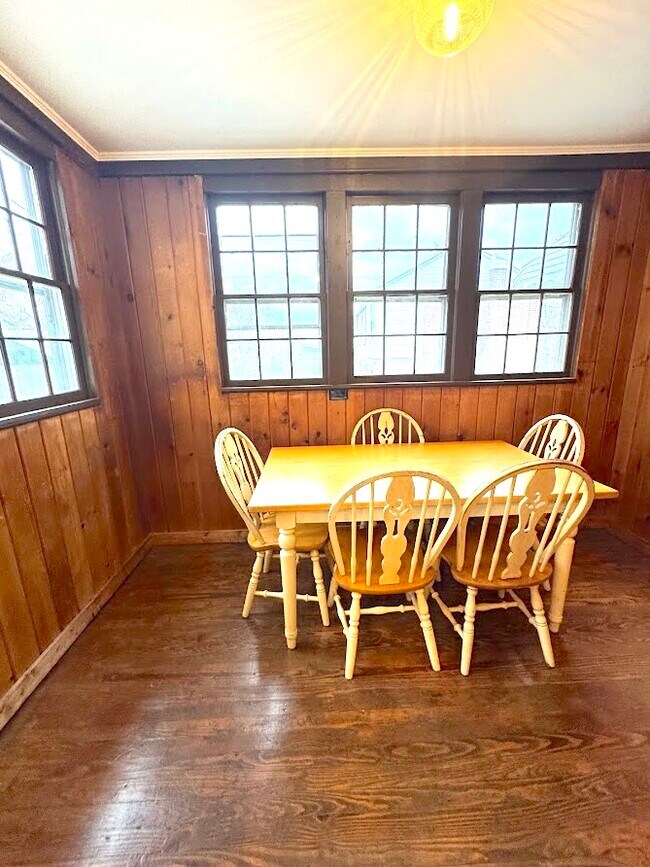 Foto del edificio - 1233 E Center St