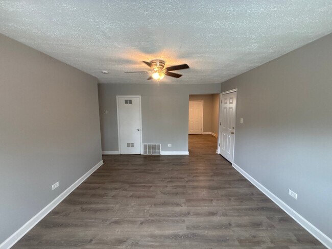 Foto del edificio - 392 W Hickory St