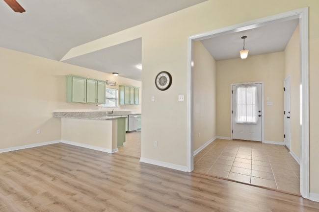 Foto del edificio - 42211 Broad Walk Ave