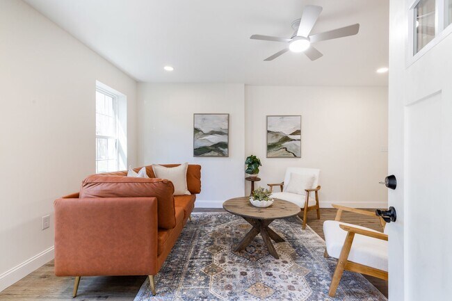 Foto del edificio - Knoxville 37920 - 3 bedroom 2 bath - call Tiana Winter 865-297-2451