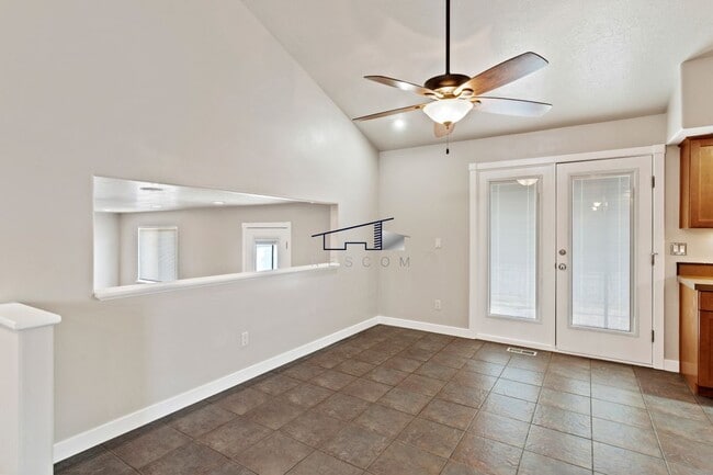 Foto del edificio - 2368 N 650 E