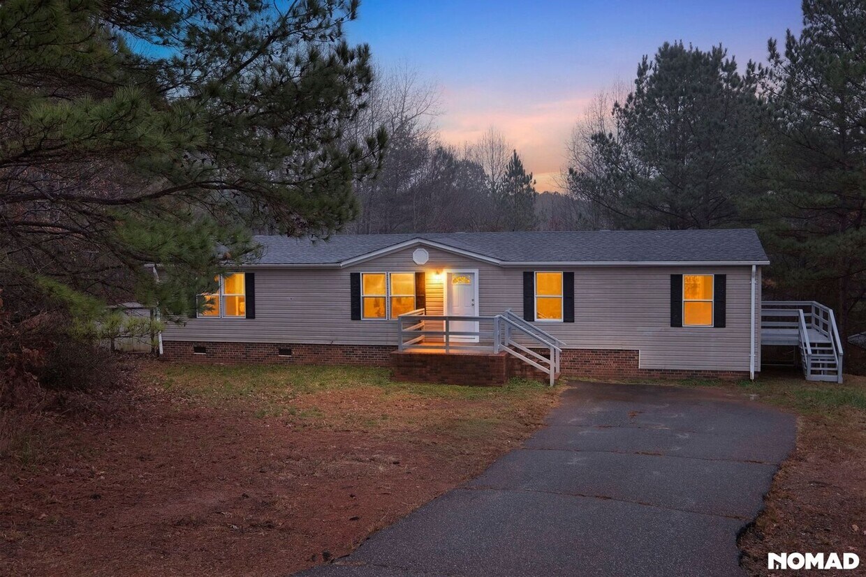 Primary Photo - Charming 3BR House in Granite Falls
