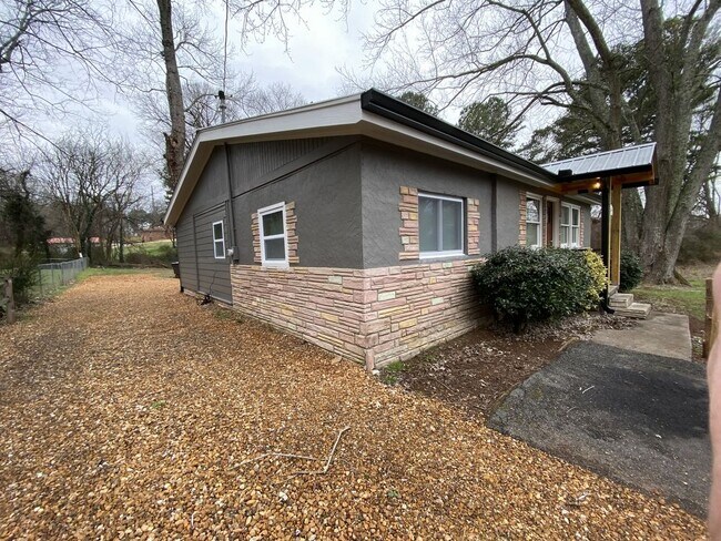 Building Photo - 3/2 in Cartersville