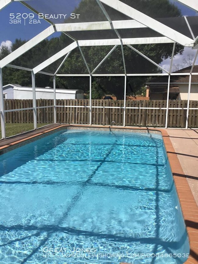 Building Photo - GREAT 3/2/2 POOL HOME WITH FENCED IN YARD!