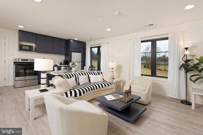 Photo - 23443 Dover Rd House