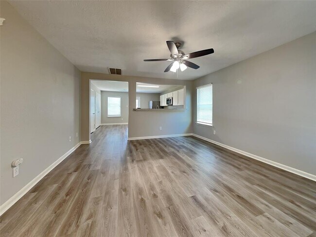 Foto del edificio - 21606 Dawn Timbers Ct