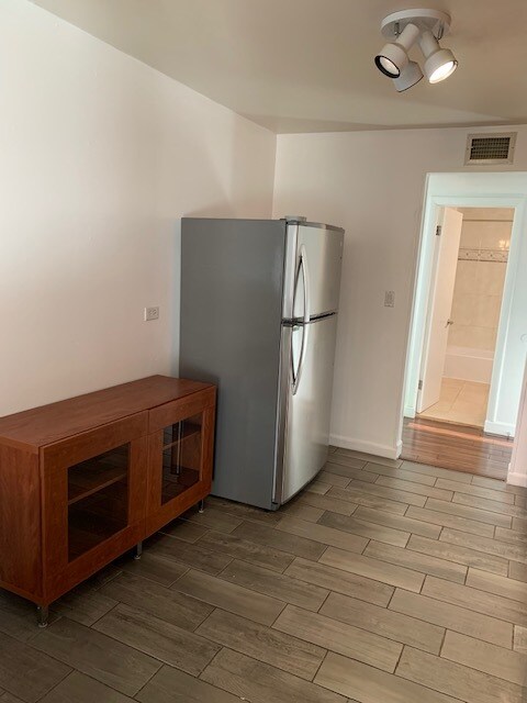 Fridge - 650 Murray Ln