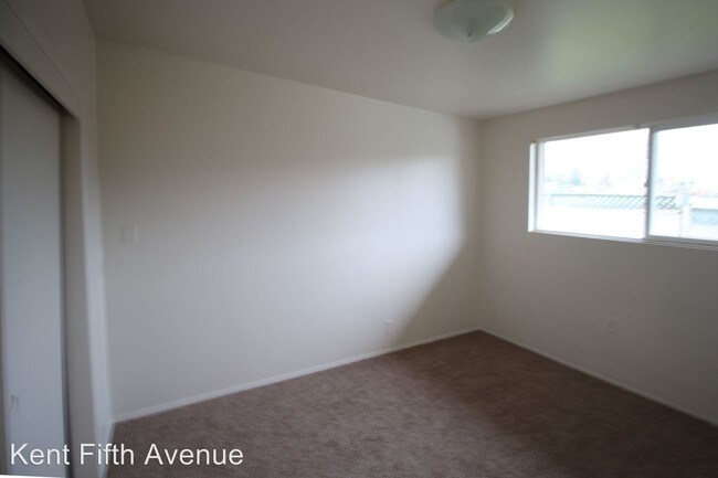 Building Photo - 731 5th Ave S