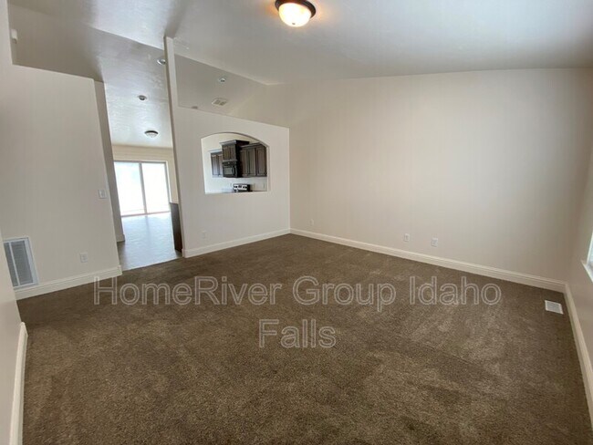Building Photo - 3566 Red Cliff Blvd