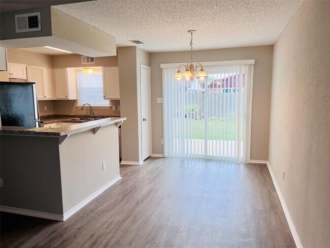 Foto del edificio - 5610 Gineridge Dr