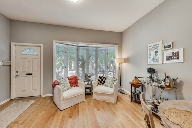 Foto del edificio - 1229 W Wellington Ave